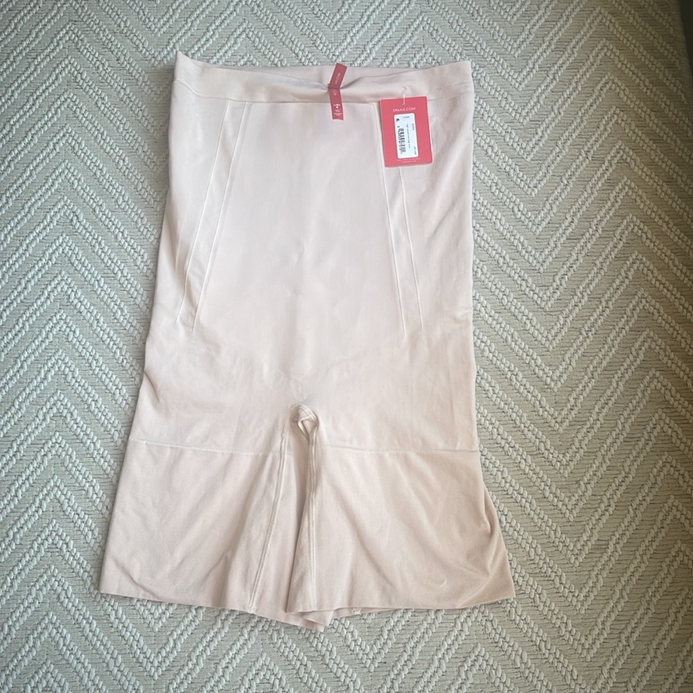 SPANX On-Core High Waisted Mid Thigh Shorts Shaper Shapewear soft nude NWT